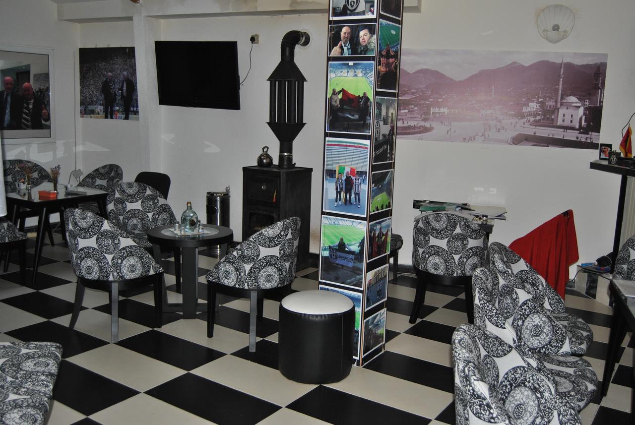Hotel Republika Tirana Extérieur photo