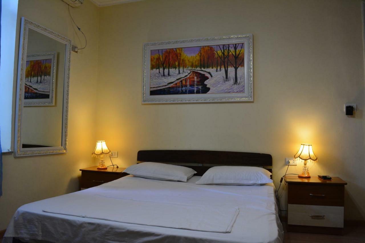 Hotel Republika Tirana Extérieur photo