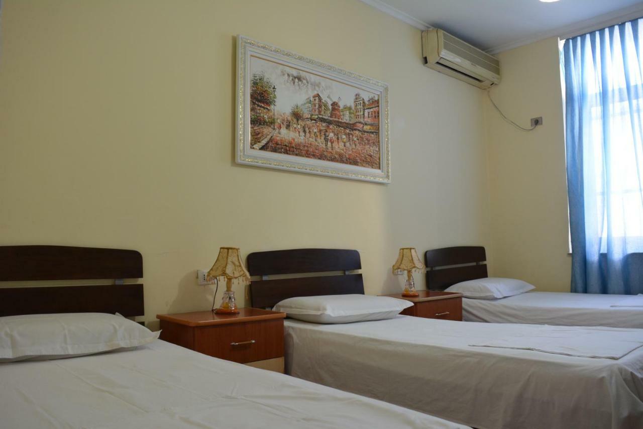 Hotel Republika Tirana Extérieur photo