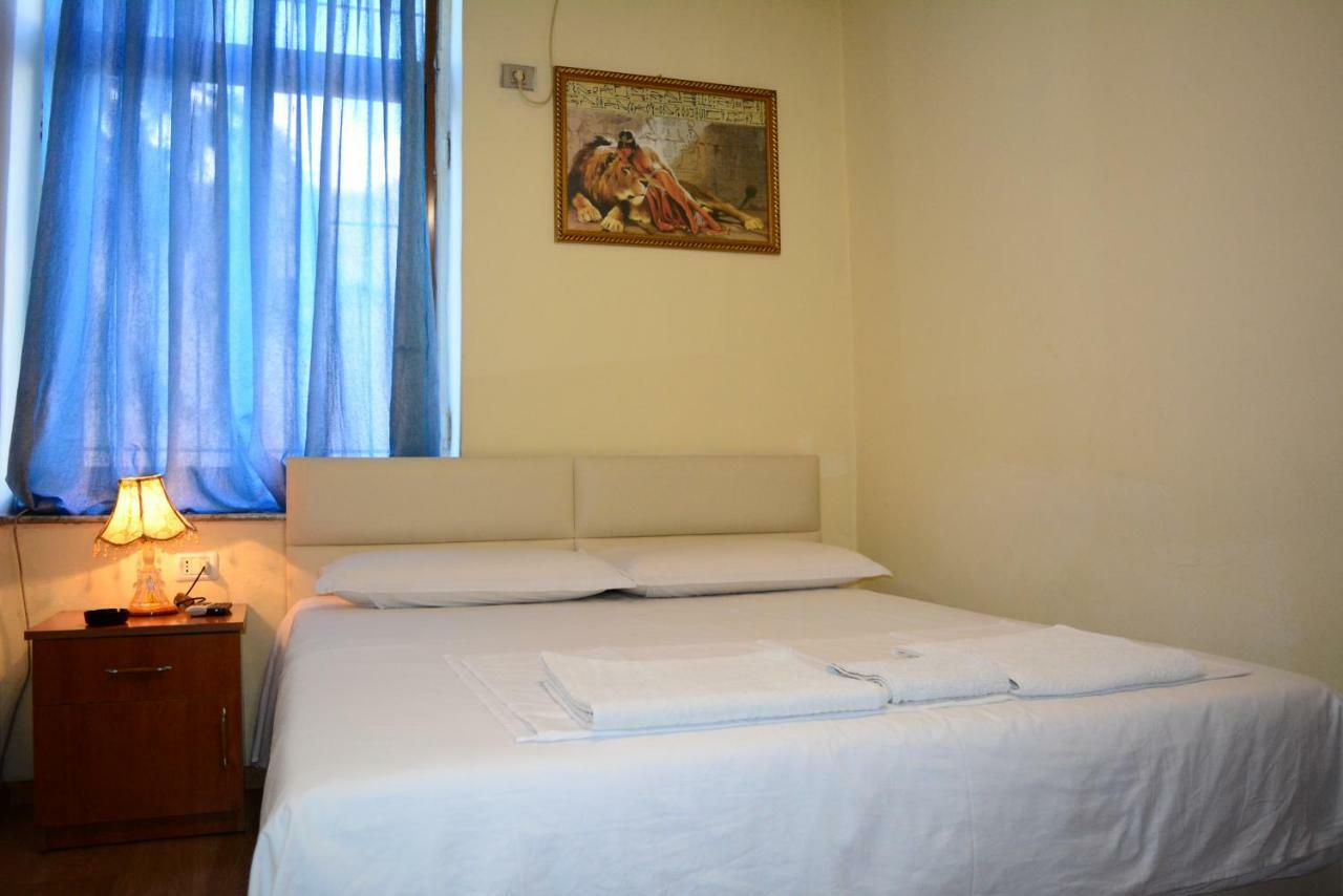 Hotel Republika Tirana Extérieur photo