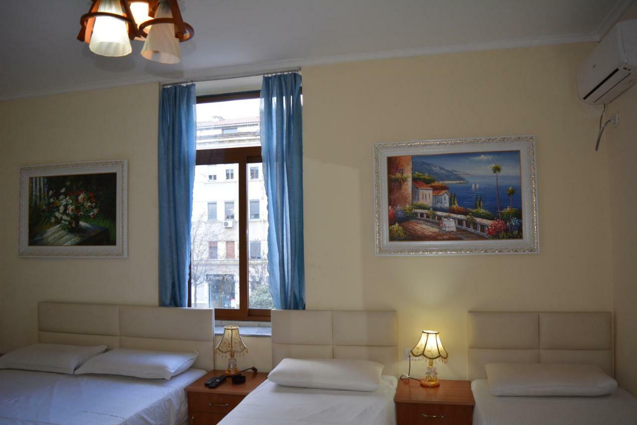Hotel Republika Tirana Extérieur photo