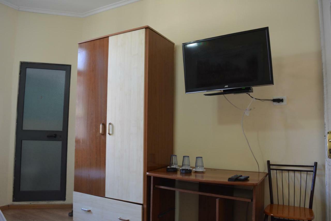 Hotel Republika Tirana Extérieur photo